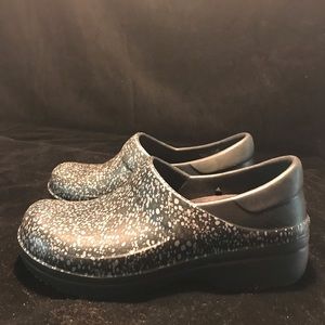 CROCS Non-Slip Foam Clogs Black with Gray and White Polka Dots